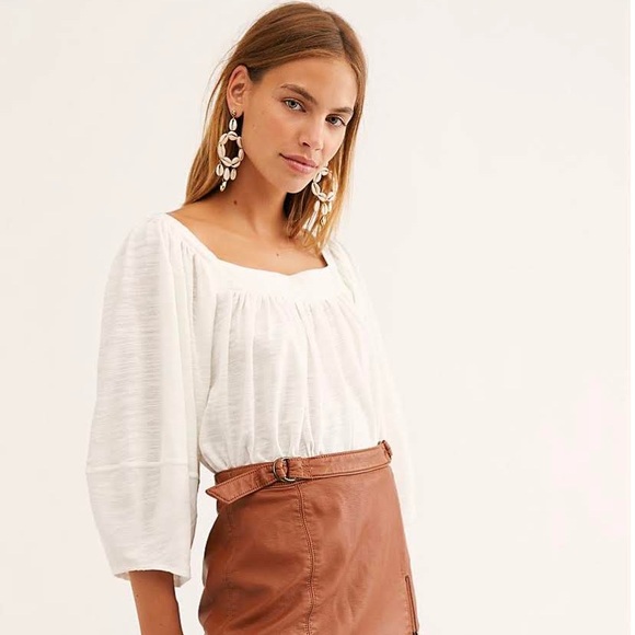 Free People Tops - • f p  p u f f  p e a s a n t  t o p •